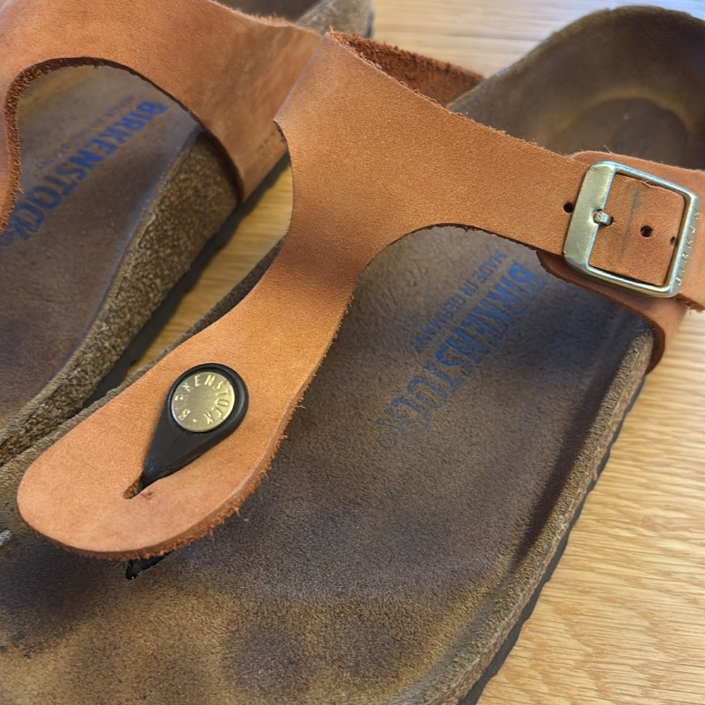 Birkenstock Gizeh Tan Leather Thong Sandals with Buckle - Picture 4 of 10